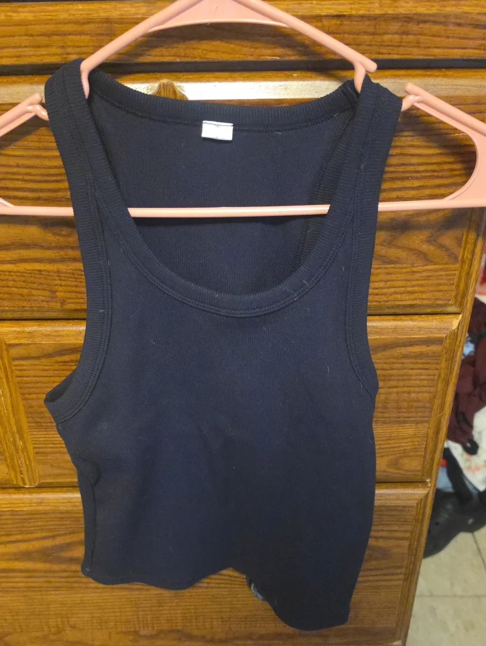 ALO Yoga Black Ribbed Tank Top — Scoop Neck